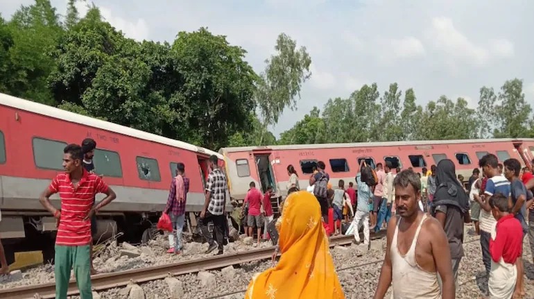 Dibrugarh Train Accident : रेल मंत्री के जन्मदिन के दिन बड़ा रेल हादसा