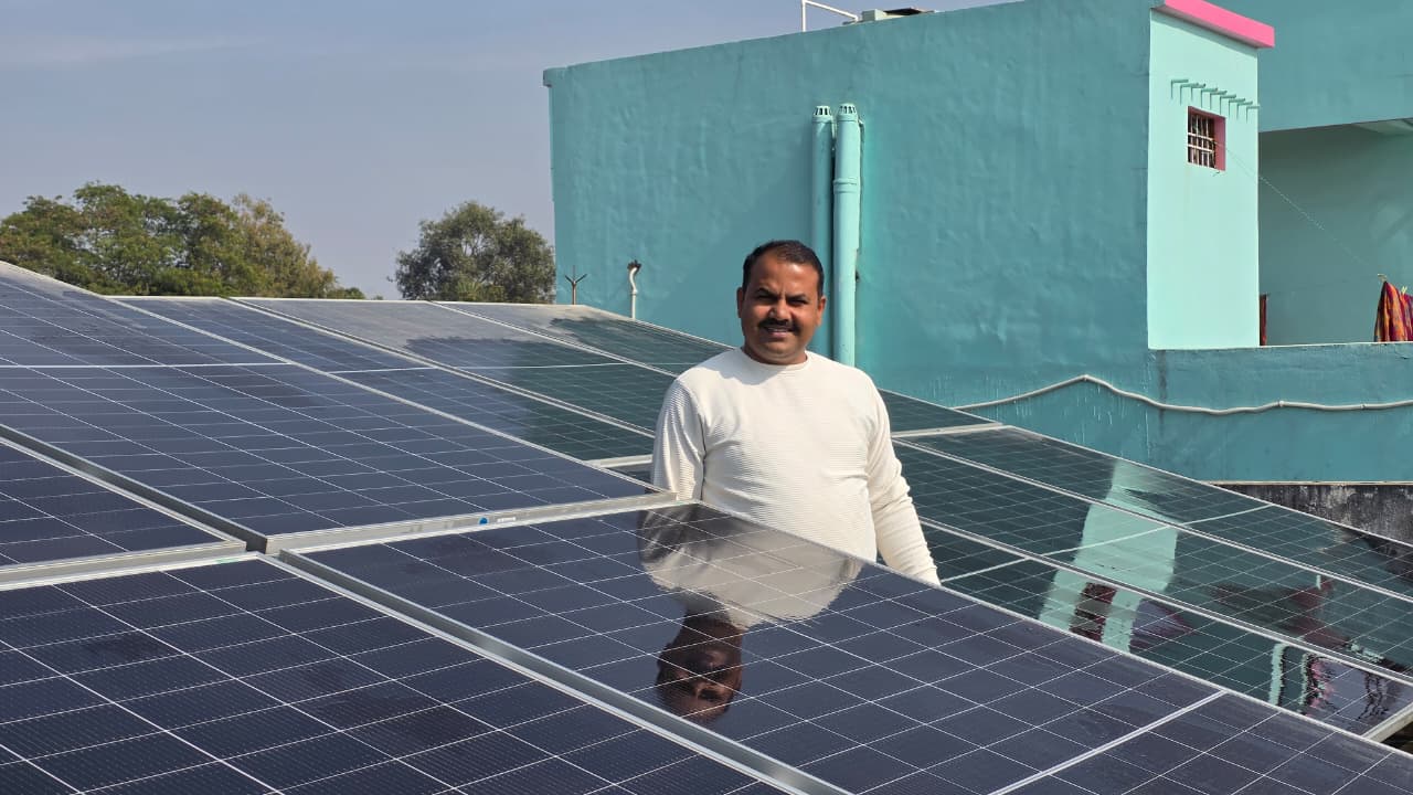 CG News: PM सूर्य घर योजना ने बदला उपभोक्ताओं का जीवन, अतिरिक्त बिजली से हो रही कमाई