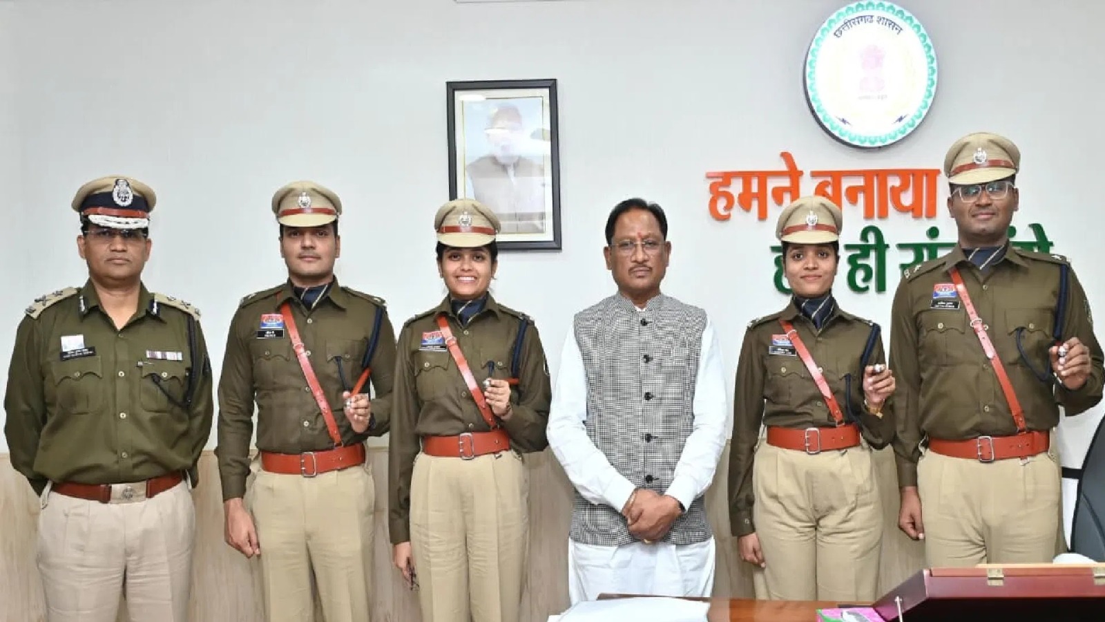 CG News: CM साय ने की प्रशिक्षु IPS अधिकारियों से मुलाकात, कर्तव्यनिष्ठा और संवेदनशीलता की सलाह दी