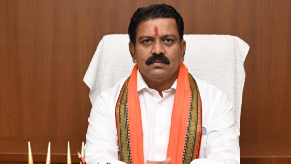 CG News: नक्सलियों से डिप्टी CM की अपील और चेतावनी, मुख्यधारा में लौटें, वरना सुरक्षा बल देंगे कड़ा जवाब