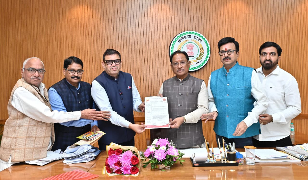 CG News: सीएम साय से CAIT प्रतिनिधियों की सौजन्य मुलाकात, स्वदेशी संकल्प यात्रा में शामिल होने का आमंत्रण