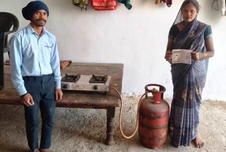 CG News: प्रधानमंत्री उज्ज्वला योजना: स्वच्छ ईंधन ने बदली बेमेतरा की द्रोपदी यादव की रसोई और जीवन
