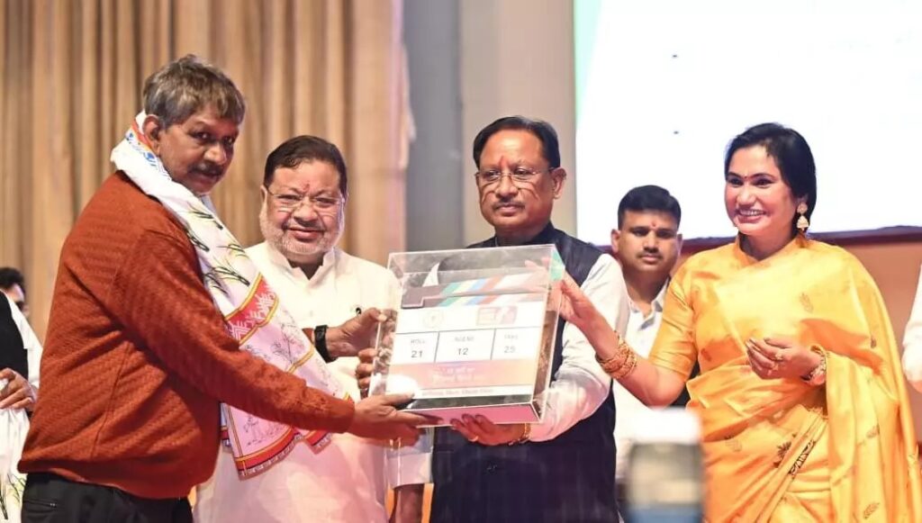 CG News: ‘छत्तीसगढ़ी फिल्मों का सफर’ कार्यक्रम में शामिल हुए CM साय, छालीवुड के स्वर्णिम भविष्य का जताया विश्वास
