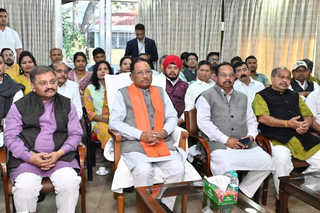 CG News: CM साय ने सुनी पीएम मोदी की 129वीं ‘मन की बात’ कड़ी, जनभागीदारी और स्वास्थ्य जागरूकता पर जोर दिया