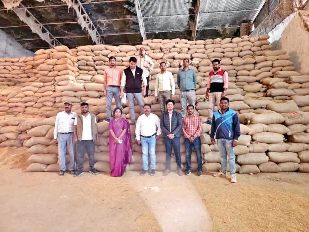 CG News: महासमुंद में राइस मिल पर बड़ी कार्रवाई, 61 हजार बोरा धान की कमी