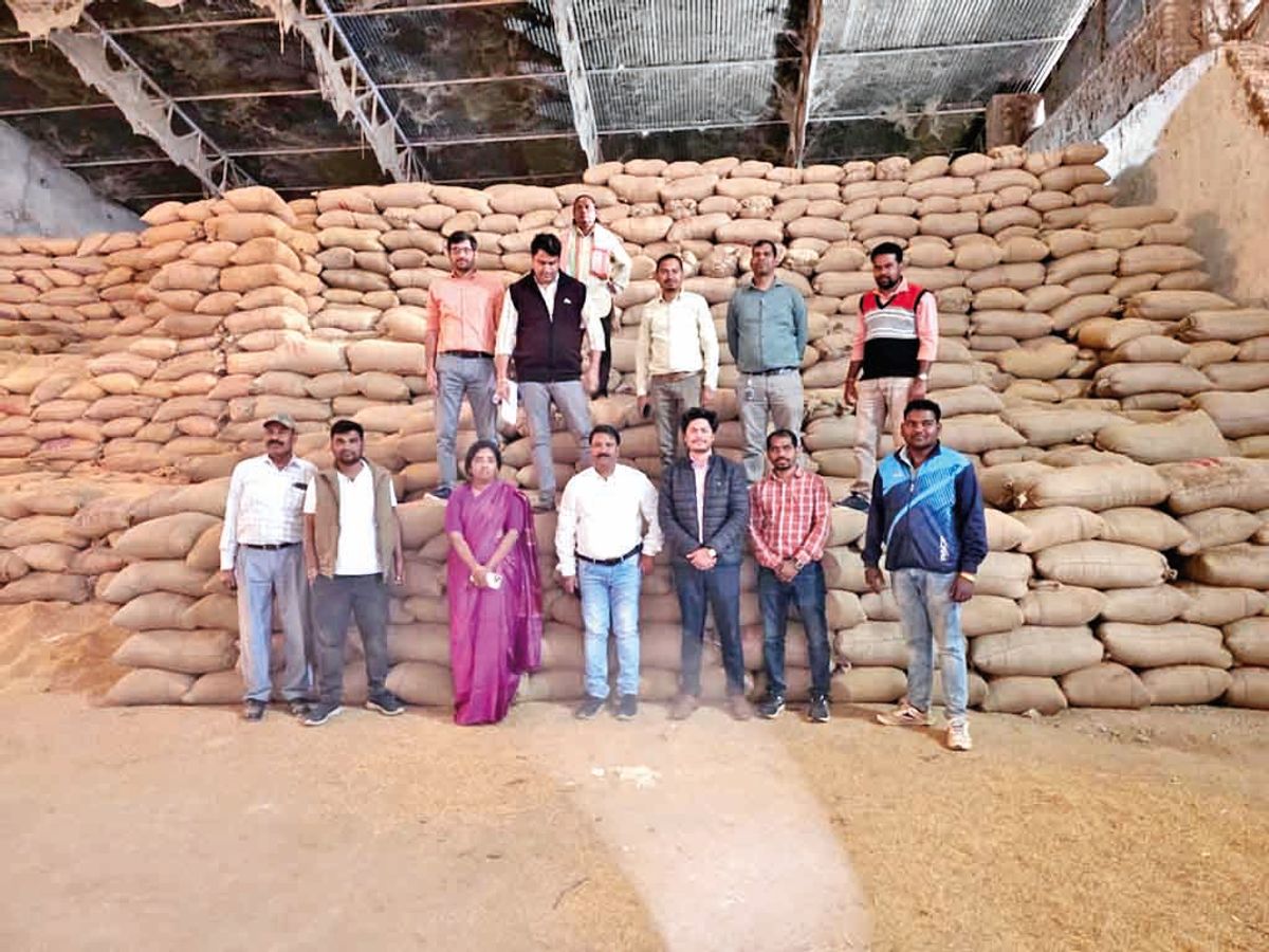 CG News: महासमुंद में राइस मिल पर बड़ी कार्रवाई, 61 हजार बोरा धान की कमी