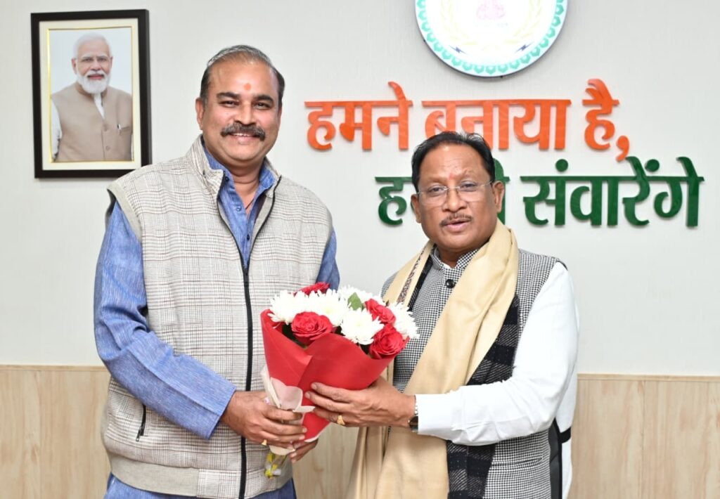 CG News: CM साय से बिलासपुर संभाग के सहप्रभारी अभिषेक शुक्ला की भेंट, संगठनात्मक गतिविधियों पर हुई चर्चा