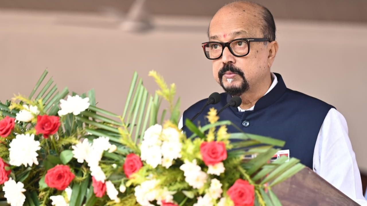 CG News: छत्तीसगढ़ के 25 पुलिस अफसरों के वीरता को मिला सम्मान, राज्यपाल रमेन डेका करेंगे राष्ट्रपति पदकों का वितरण