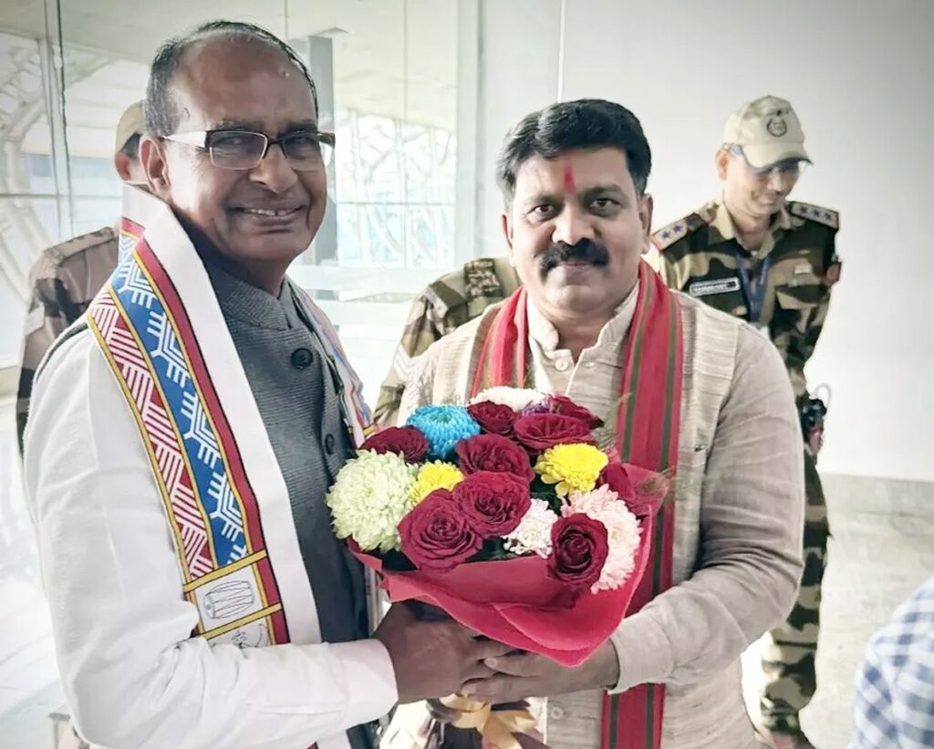 CG News: केंद्रीय मंत्री शिवराज सिंह चौहान का छत्तीसगढ़ दौरा, जैनाचार्य विद्यासागर समाधि महोत्सव में हुए शामिल