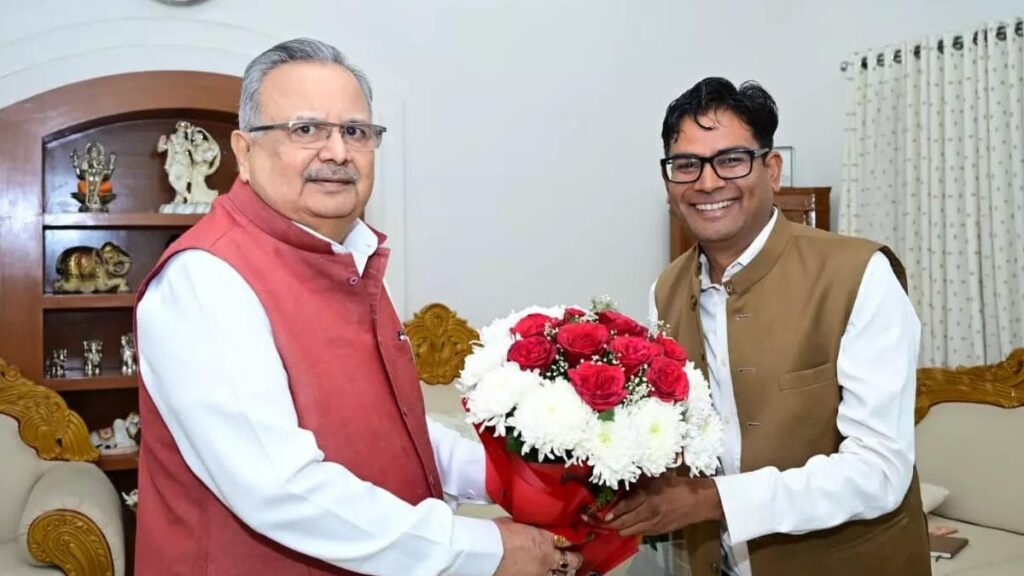 CG News: वित्त मंत्री ओपी चौधरी और स्पीकर डॉ. रमन सिंह की मुलाकात, बजट सत्र की तैयारियों पर विशेष चर्चा