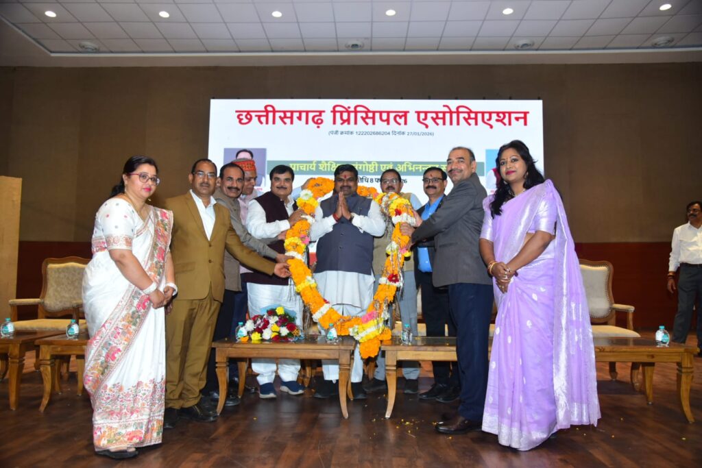 CG News: शासकीय विद्यालय संस्कार और सामाजिक सद्भावना के केंद्र हैं – शिक्षा मंत्री गजेंद्र यादव