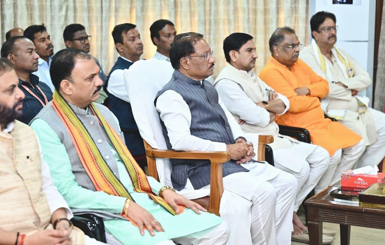 CG News: मुख्यमंत्री ने ने जनप्रतिनिधियों और नागरिकों के साथ 'मन की बात' के 131वें एपिसोड का श्रवण किया