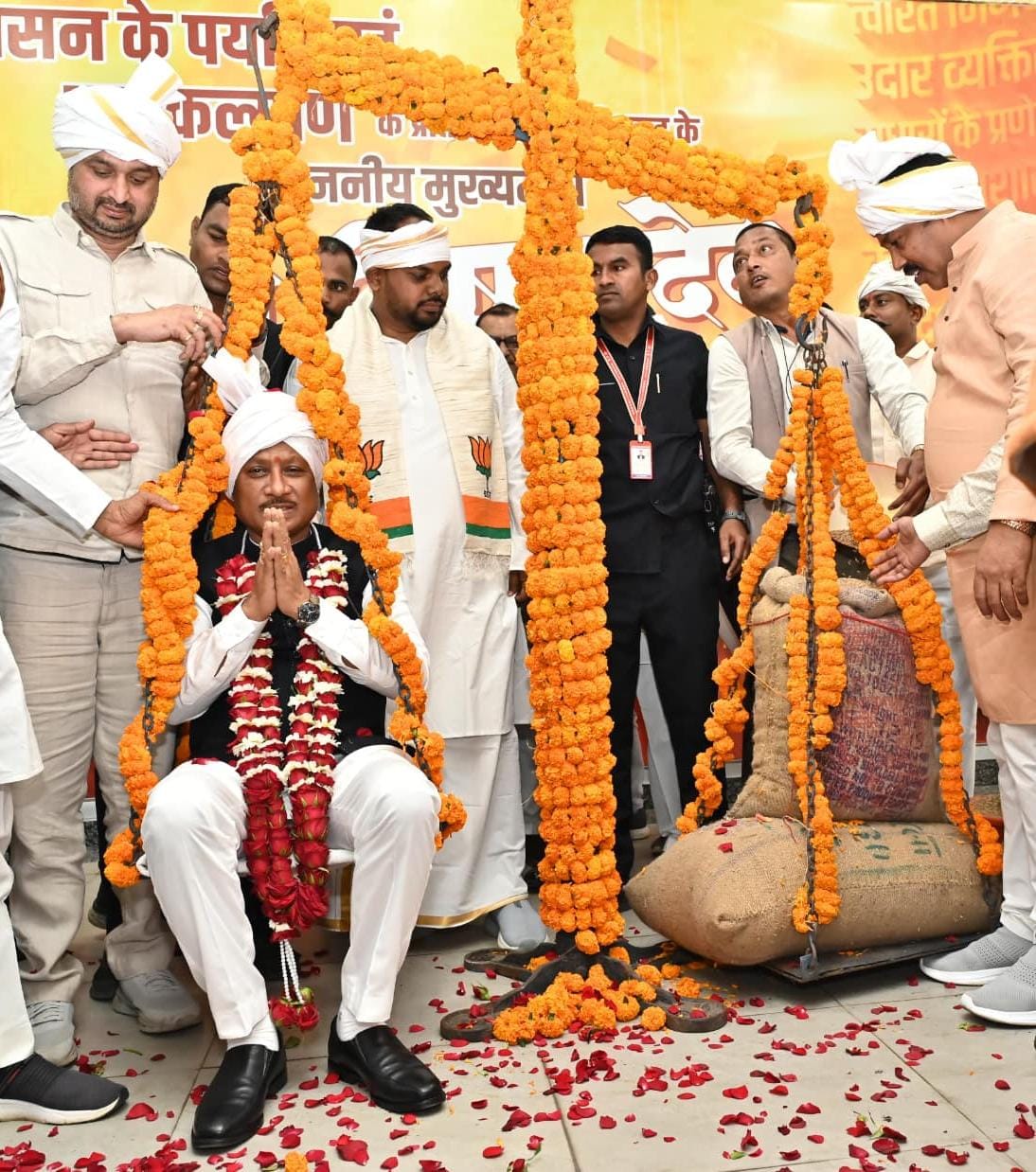 CG News: विष्णु देव साय से किसानों की सौजन्य भेंट, 10 हजार करोड़ से अधिक राशि अंतरण पर जताया आभार