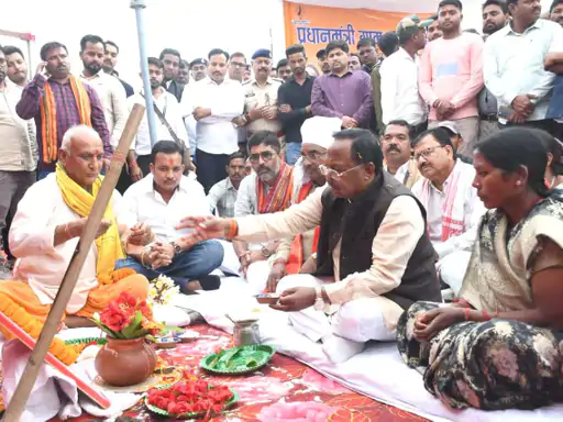 CG News: कृषि मंत्री रामविचार नेताम ने बलरामपुर में 52 करोड़ से अधिक के विकास कार्यों का किया भूमिपूजन