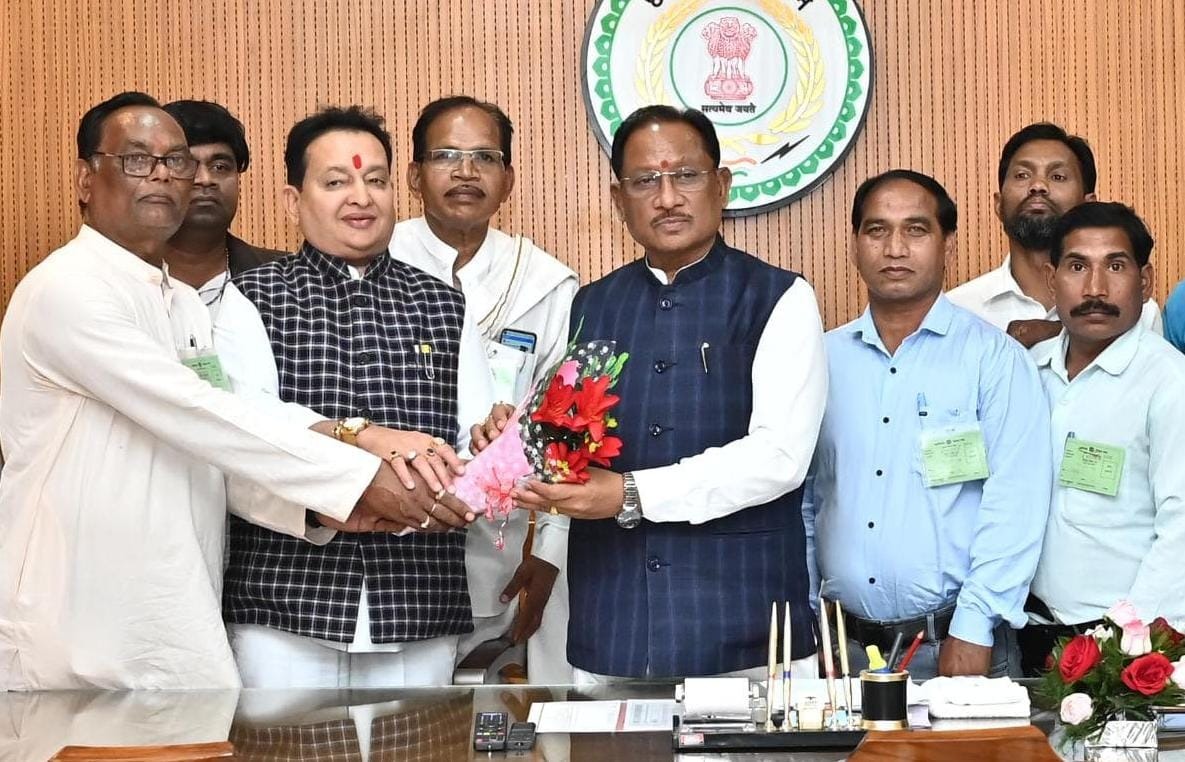 CG News: बसना में फुले-नकुल-अम्बेडकर जयंती मेला महोत्सव के लिए मुख्यमंत्री को दिया गया आमंत्रण