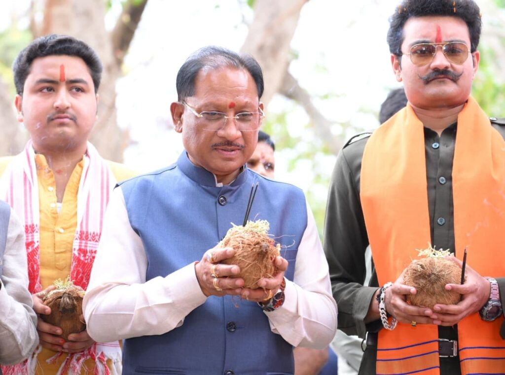 Jashpur News: सीएम साय ने मनाया 'सरहुल', साल वृक्ष की पूजा कर मांगी प्रदेश की खुशहाली