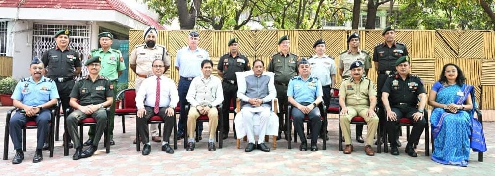 CG News: मुख्यमंत्री विष्णु देव साय से मिला नेशनल डिफेंस कॉलेज का अध्ययन दल, अधिकारियों ने छत्तीसगढ़ के विकास को बताया 'अद्भुत'