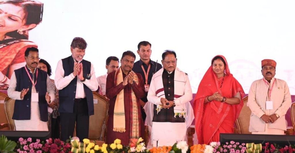 CG News: आर्थिक संबल से आत्मनिर्भरता तक: महतारी वंदन योजना बदल रही छत्तीसगढ़ की महिलाओं की जिंदगी