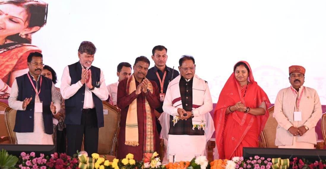 CG News: आर्थिक संबल से आत्मनिर्भरता तक: महतारी वंदन योजना बदल रही छत्तीसगढ़ की महिलाओं की जिंदगी