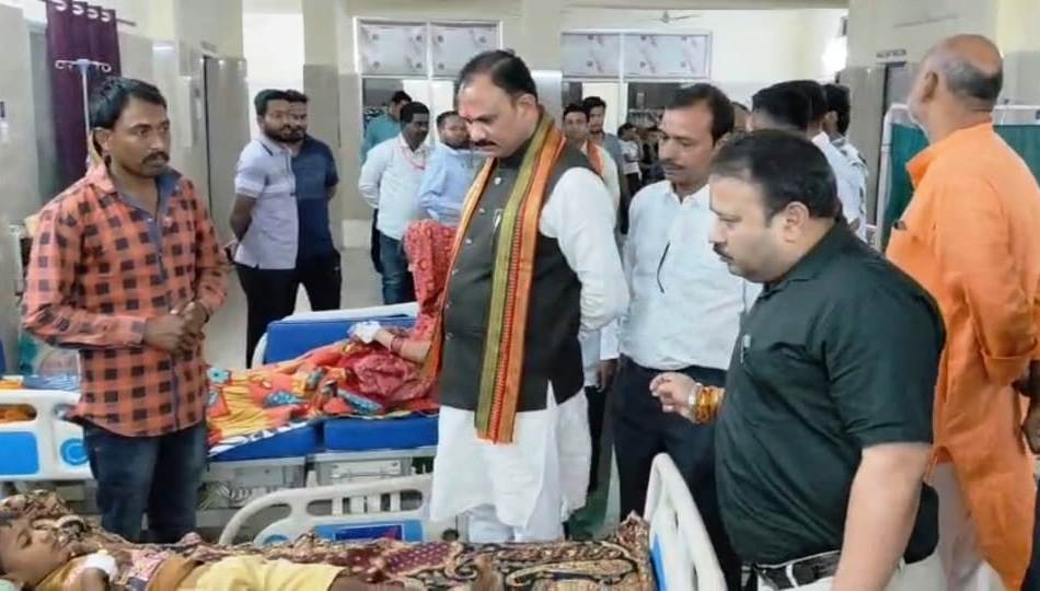 CG News: स्वास्थ्य मंत्री श्याम बिहारी जायसवाल का मनेन्द्रगढ़ सिविल अस्पताल का औचक निरीक्षण, व्यवस्थाओं की ली जानकारी
