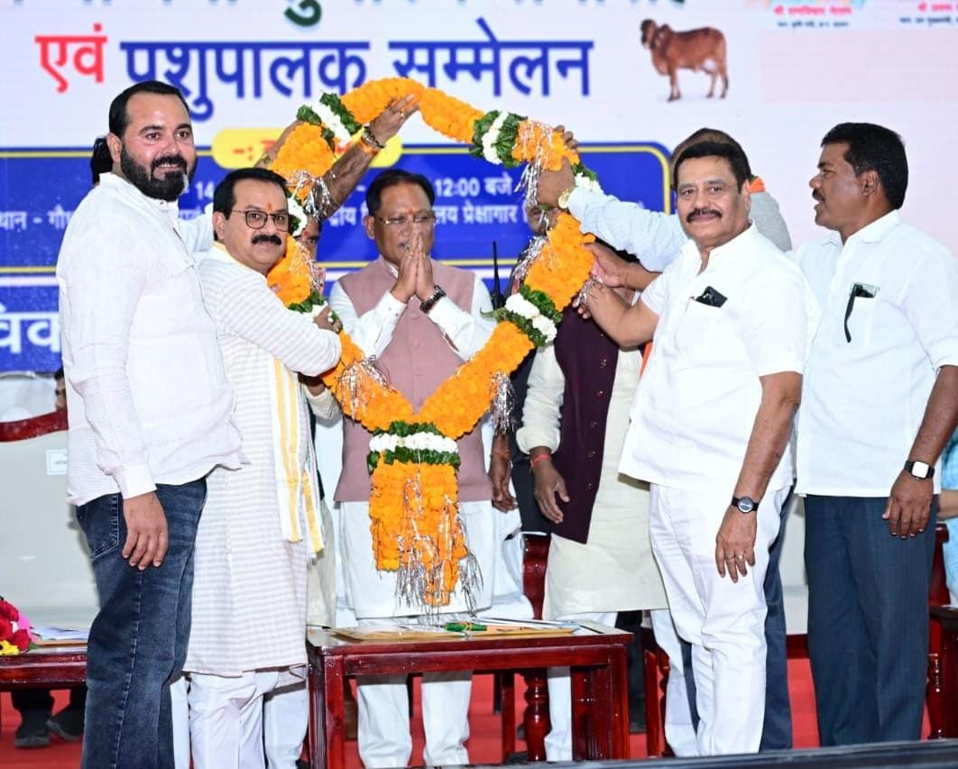 CG News: छत्तीसगढ़ में गौसंरक्षण की नई पहल मुख्यमंत्री साय ने 11 जिलों में 29 गौधाम का किया शुभारंभ