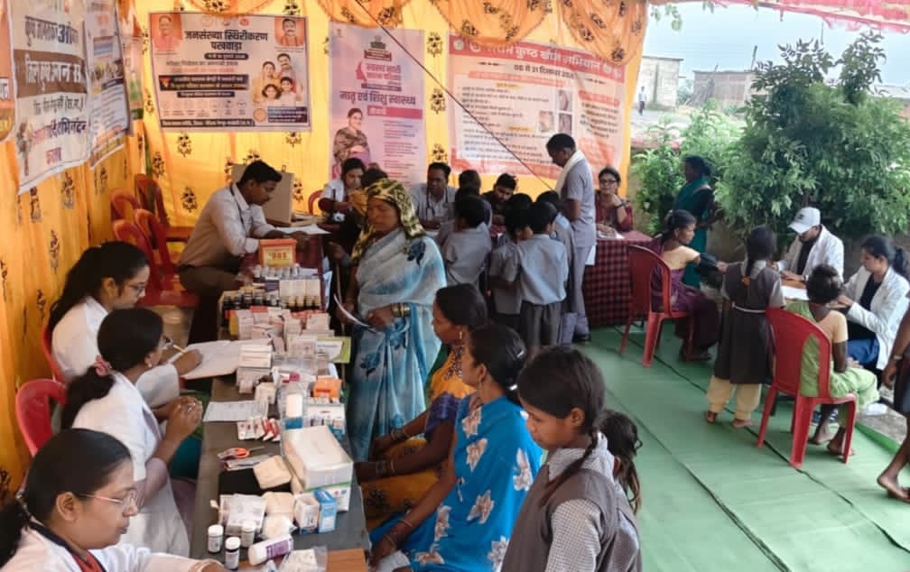 CG News : दुर्गम बैगा अंचल में पहुंचीं विशेषज्ञ स्वास्थ्य सेवाएं, छिरहिट्टी शिविर में 164 ग्रामीणों का हुआ निःशुल्क इलाज