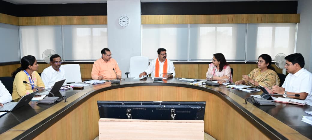 CG News: छत्तीसगढ़ में AI से होगी ग्रामीण सड़कों की निगरानी, हर महीने वीडियो स्कैन से होगी गड्ढों और दरारों की पहचान