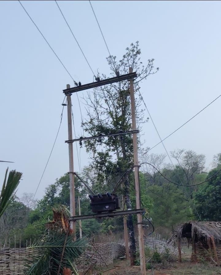 CG News: नारायणपुर के वनांचल गांवों में पहली बार पहुंची बिजली, 'नियद नेल्लानार योजना' से 45 परिवारों के घर हुए रोशन